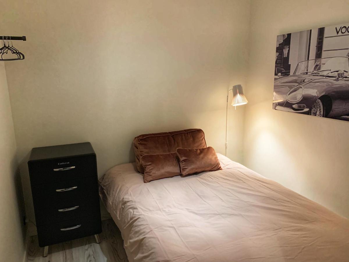 Broncks Apartment 1 - Modern 2-Bedroom In The Heart Of Tórshavn Zewnętrze zdjęcie