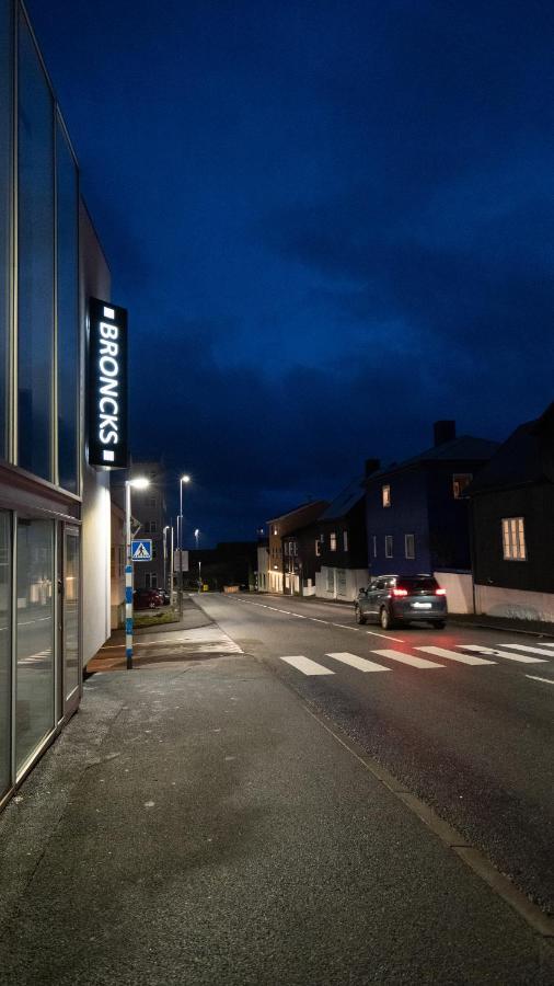 Broncks Apartment 1 - Modern 2-Bedroom In The Heart Of Tórshavn Zewnętrze zdjęcie